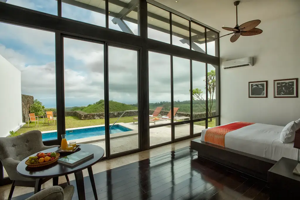 Pool Suite with private plunge pool overlooking the landscape
